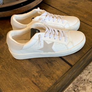 Steve Madden women’s sneaker size 7.5
